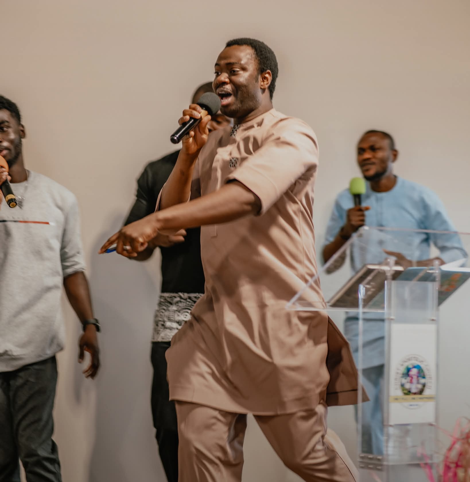 Church gallery moment 15