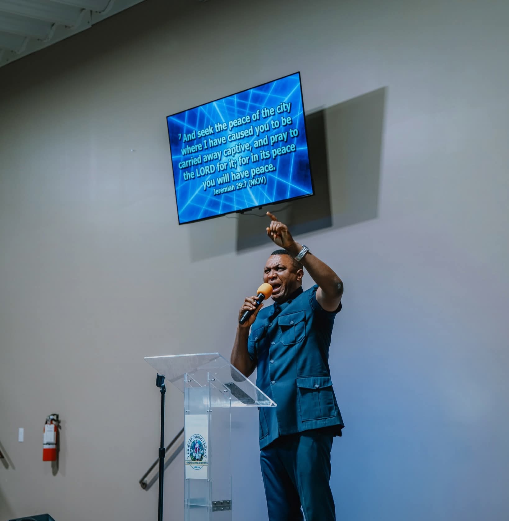 Church gallery moment 21