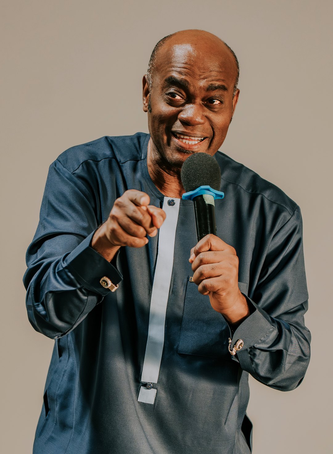 Pastor Aanu Ojo sharing a message